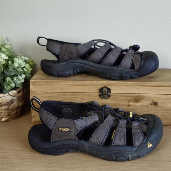 Keen Shoes - Keen 7.5 Newport H2 Gray Water Hiking Walking Outdoor Rugged Toggle Sandals